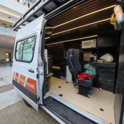 Van-03